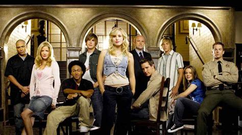  Veronica Mars: Eine düstere Teenager-Serie mit einem Hauch von Noir!